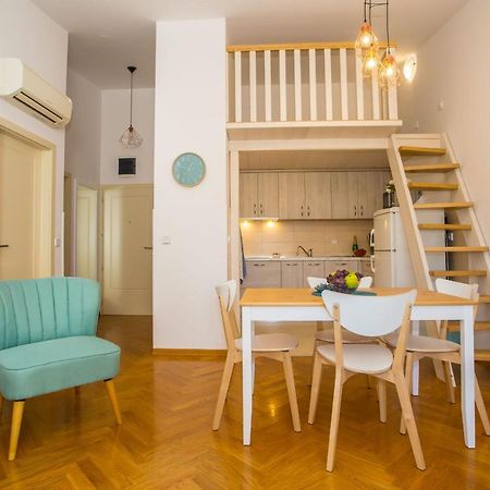 Apartment Dora Near Sea And Center With Private Garage ポレッチ エクステリア 写真