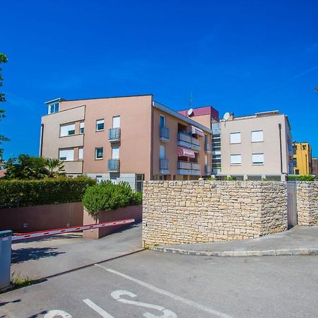 Apartment Dora Near Sea And Center With Private Garage ポレッチ エクステリア 写真