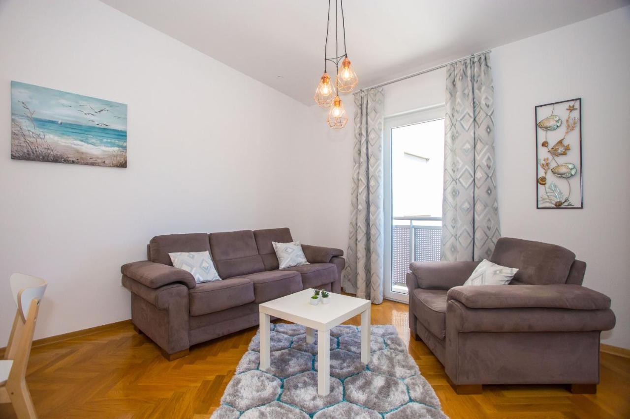 Apartment Dora Near Sea And Center With Private Garage ポレッチ エクステリア 写真