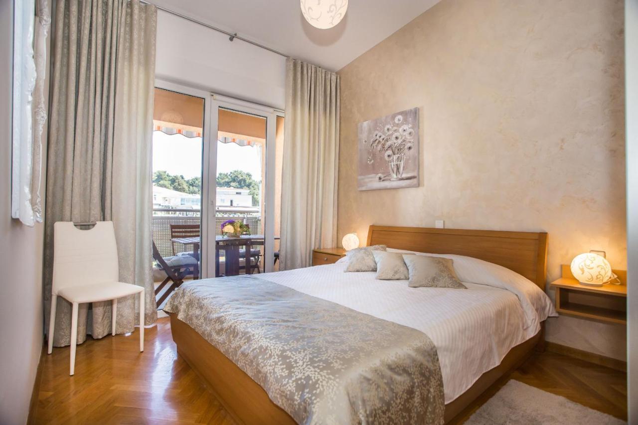 Apartment Dora Near Sea And Center With Private Garage ポレッチ エクステリア 写真