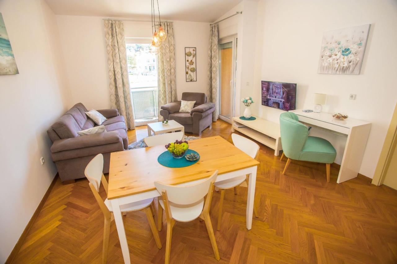 Apartment Dora Near Sea And Center With Private Garage ポレッチ エクステリア 写真