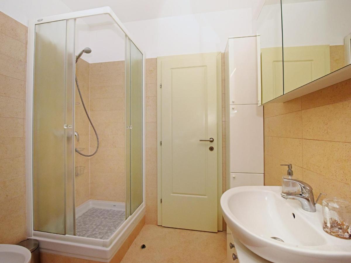 Apartment Dora Near Sea And Center With Private Garage ポレッチ エクステリア 写真
